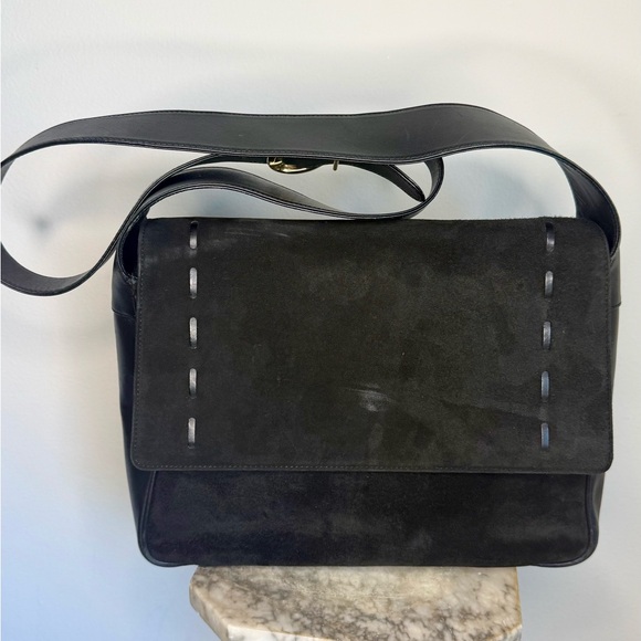 Elegant Black Leather, Suede Gucci Bag - Picture 3 of 12